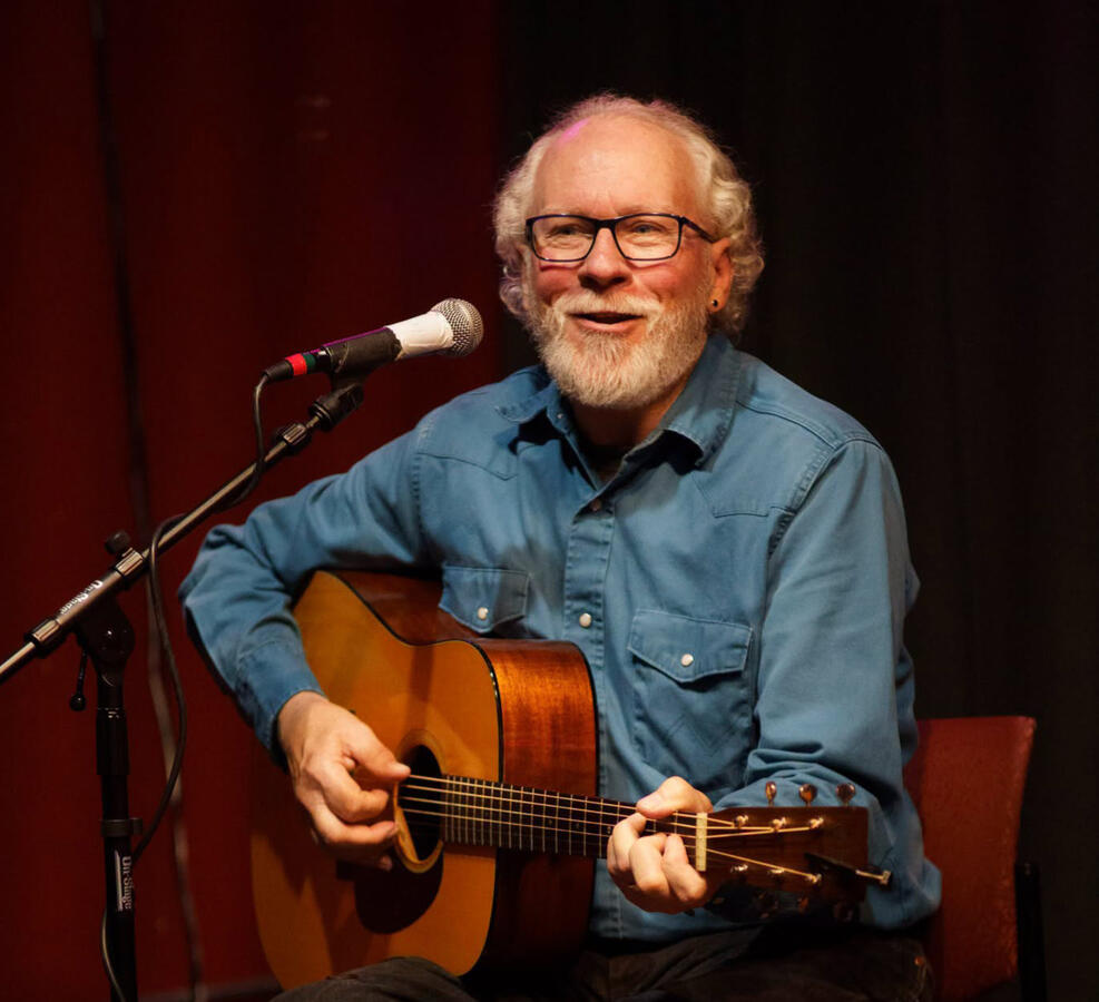 Lee @ WCUW hosted by Serena Mae Kilsmith https://www.mamakilsmith.com/songwriters-events-in-worcester-ma